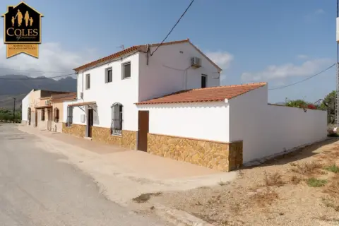 Finca rústica en Camino de las Alparatas