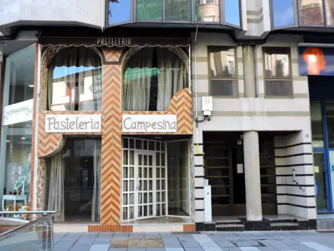 Local comercial en Avenida de Compostilla, 6