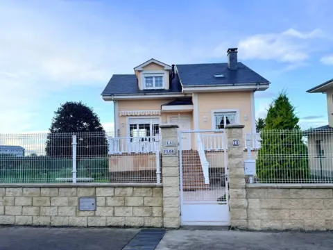 Chalet en calle de Las Camelias, nº 20