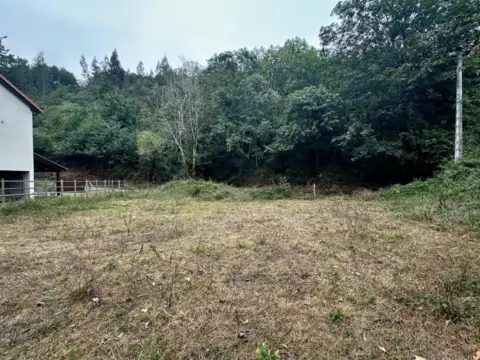 Terreno en calle Llano Margolles