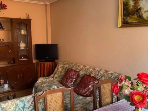 Piso en calle de la Cofradía Ciento, 5