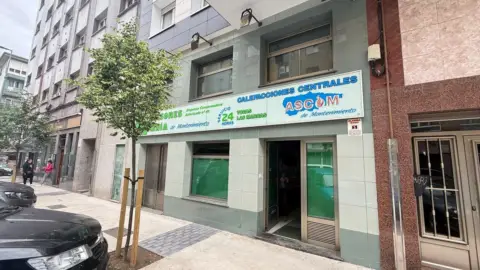 Local comercial en calle de Andalucía, 13