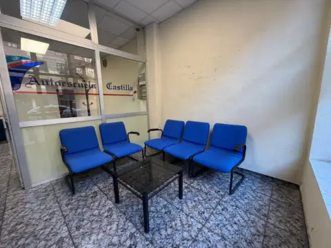 Local comercial en Avenida de Santander