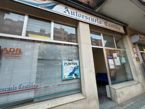 Local comercial en Avenida de Santander
