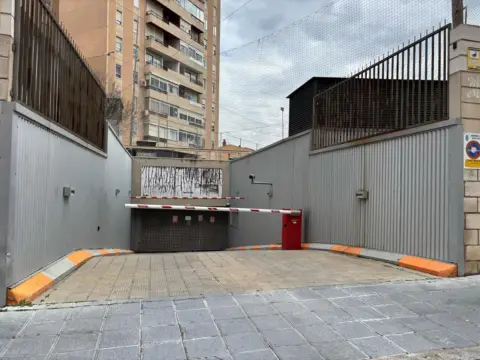 Garaje en calle del Doctor Layna Serrano