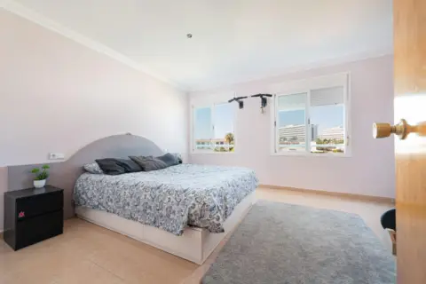 Apartamento en Carrer d'Holanda