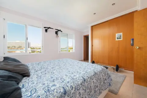 Apartamento en Carrer d'Holanda