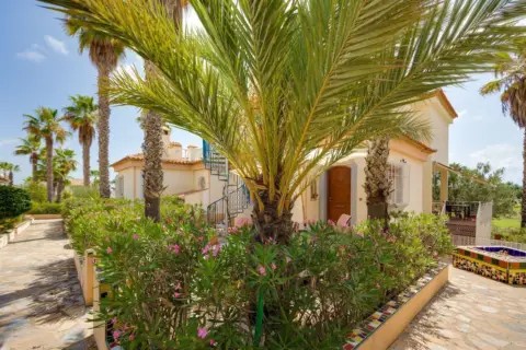 Estudio en Carrer la Sagra, 128