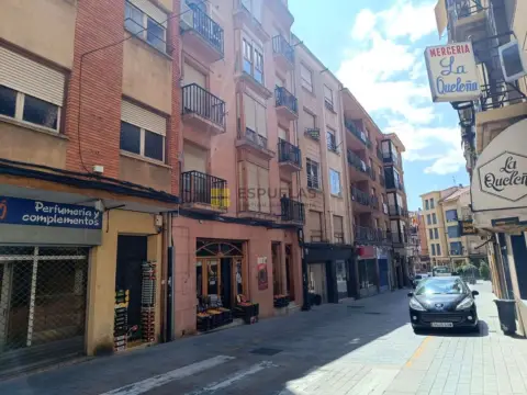 Piso en Pasaje de Celso Díaz, 3