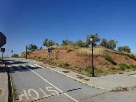 Terreno en calle Manantial