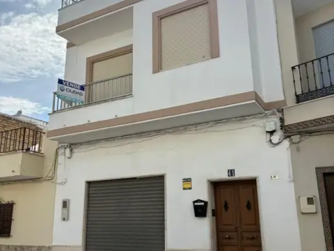 Casa en calle Avenida del Pantano