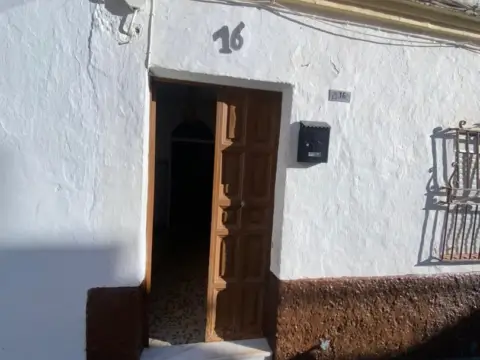 Casa en calle del Coronil, 16