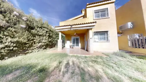 Casa pareada en calle Sant Tomàs