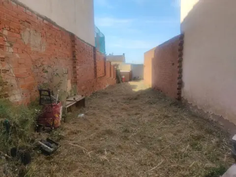 Terreno en calle de la Fuente, 12