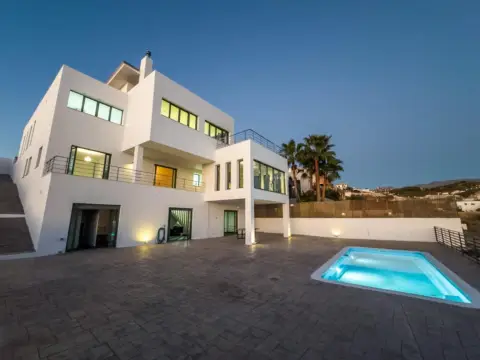 Chalet en calle Cenes de la Vega, 31