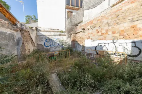Terreno en calle de la Cruz de la Rauda, 13