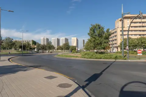 Local comercial en Plaza Catedrática Asunción Linares