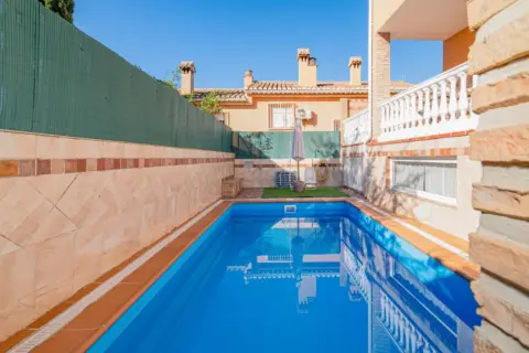 Casa pareada en calle Mozart