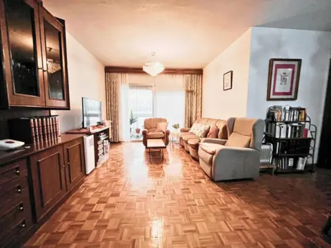 Piso en calle de Puentelarra