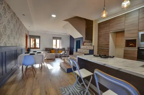 Casa pareada en calle Ablaña de Arriba, nº 10