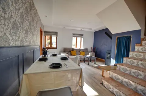 Casa pareada en calle Ablaña de Arriba, nº 10