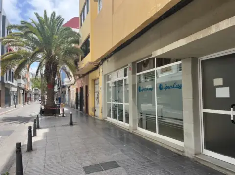 Local comercial en calle de la Naval