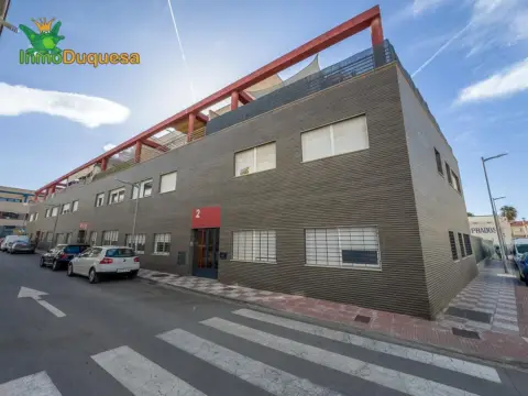 Piso en calle Ceuta, 2