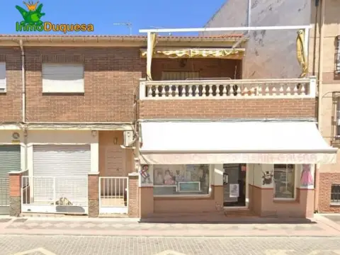 Casa adosada en calle de San Miguel