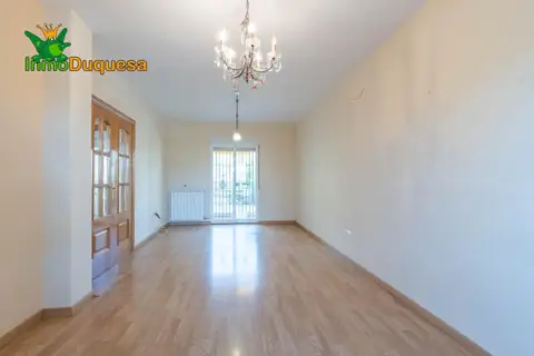 Casa adosada en Cúllar Vega