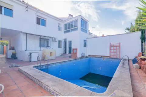 Casa pareada en calle de los Jardines, 13