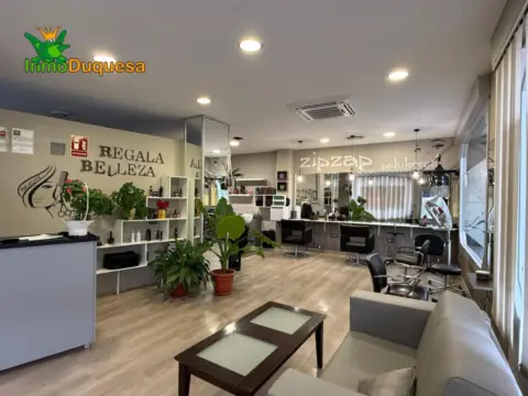 Local comercial en Centrico