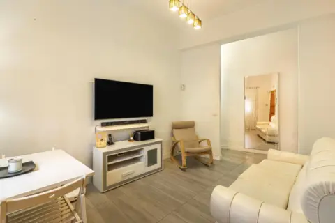 Piso en calle Santo Tomás de Aquino, 28