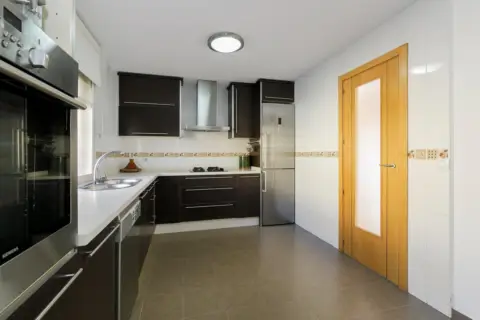 Casa adosada en calle de Colombia