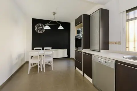 Casa adosada en calle de Colombia