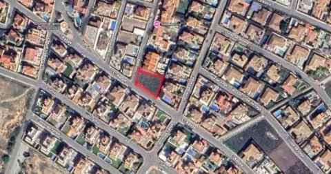 Terreno en calle de Keops