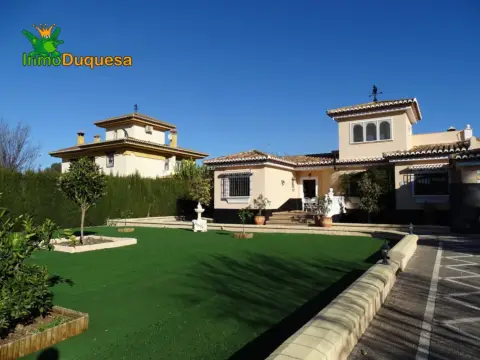 Chalet en Urbanizacion los Cortijos La Ribera