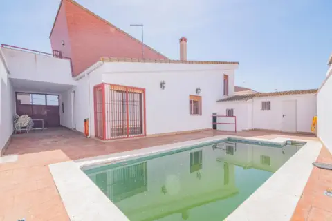 Chalet en calle de Dalí