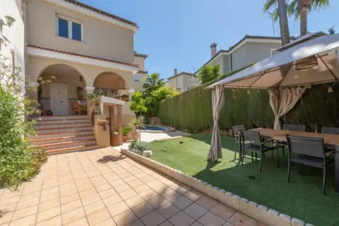 Chalet en calle Carmen Morc Prl, nº 13