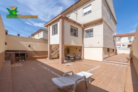 Casa pareada en Belicena