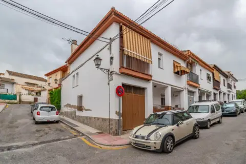 Casa adosada en calle del Pensamiento, 19