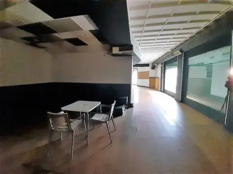 Local comercial en Larrabasterra