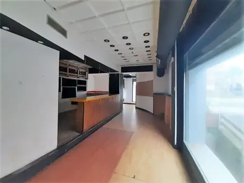 Local comercial en Larrabasterra