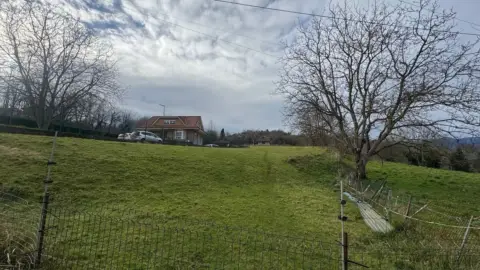 Terreno en calle San Juan de Parres