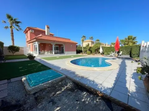 Chalet en Veneciola