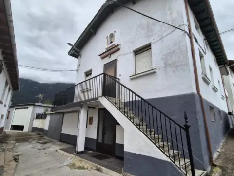 Casa en Lezana de Mena