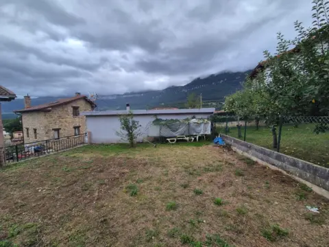 Casa en Lezana de Mena