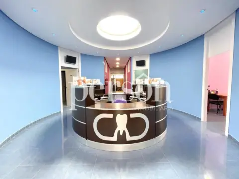 Local comercial en Avenida de Juan Fuster Zaragoza