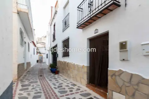 Casa adosada en calle Motril, 21
