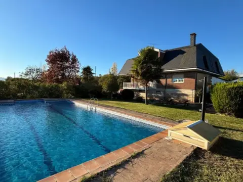 Chalet en calle Lg Camponaraya