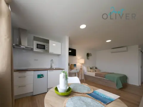 Estudio en Carrer de Joaquim Serra, 10